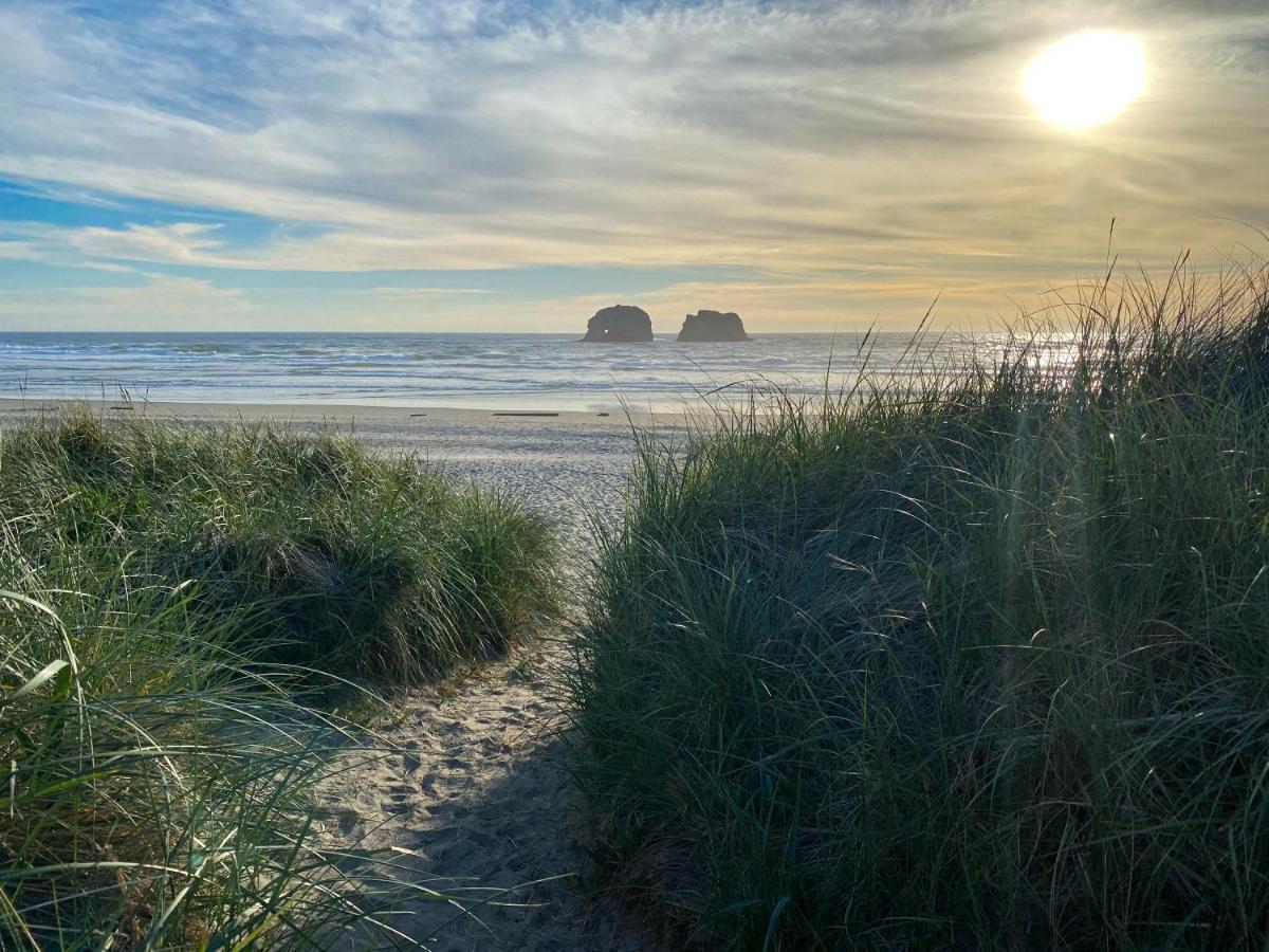 Rockaway Beach Vibes,Waterfront Oceanfront Rockaway Beach House Near Downtown,Wifi, Washer Dryer Dış mekan fotoğraf